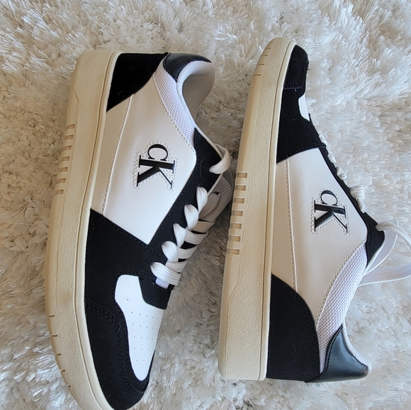 Calvin Klein Women Black and White Sneakers - Picture 9 of 10
